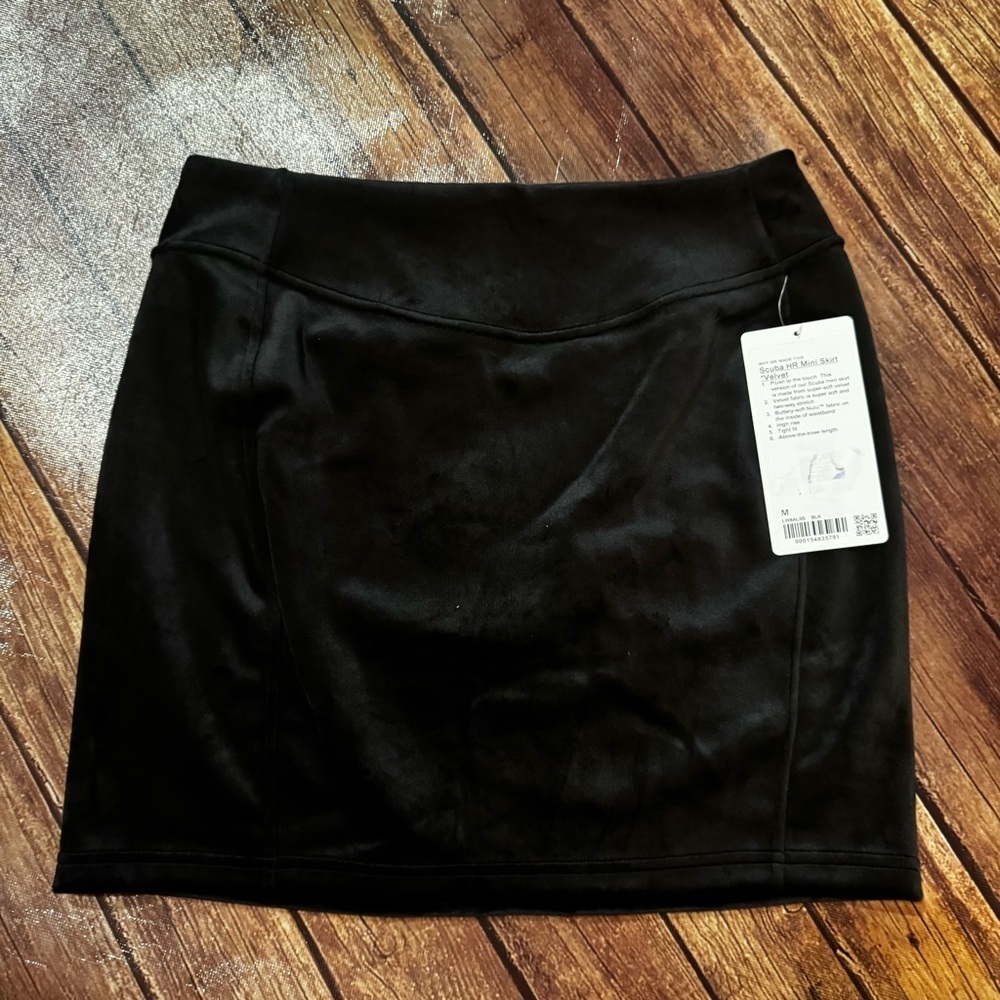 🍋 Lululemon Scuba HR Mini Skirt Velvet Black - Size Medium